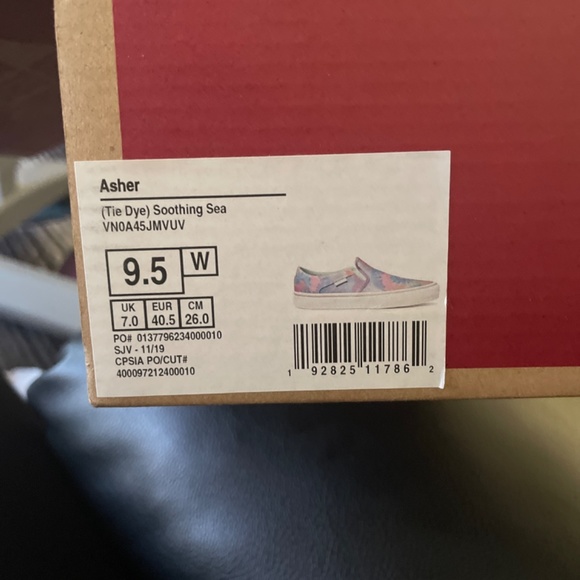 Vans - Picture 2 of 3